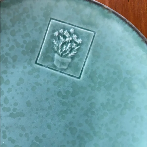 Pfaltzgraf 8.25” salad plates like new - Picture 4 of 4